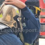 Ελαφρύς τραυματισμός πυροσβέστη στην πυρκαγιά στην Κάρυστο