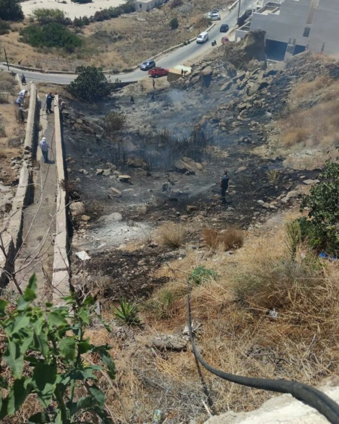 Μύκονος: Πυρκαγιά στον Άγιο Στέφανο σε κατοικημένη περιοχή (Φωτό)