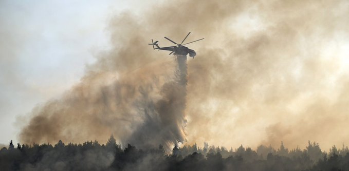 Πυρκαγιά σε χαμηλή βλάστηση στον Σκαραμαγκά