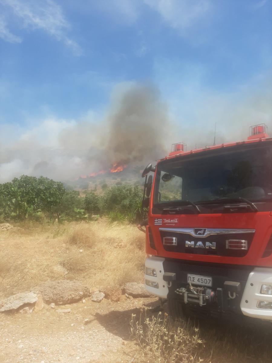 Φωτογραφικό στιγμιότυπο από την δασική πυρκαγιά στο Καμπί Ζακύνθου