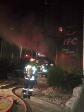 Πυρκαγιά σε γυμναστήριο επί της οδού Φιλαδελφείας στις Αχαρνές Αττικής (Φωτό)