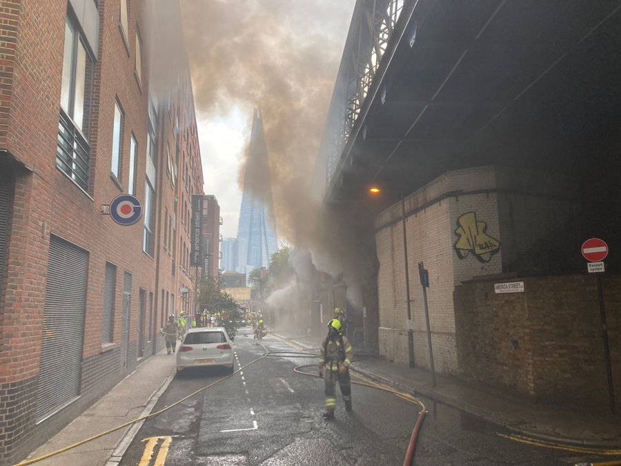 Πυρκαγιά στο κεντρικό Λονδίνο κοντά στο London Bridge