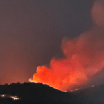 Σε εξέλιξη πυρκαγιά σε χορτολιβαδική έκταση στην περιοχή Αννινάτα Κεφαλληνίας (Φωτό)