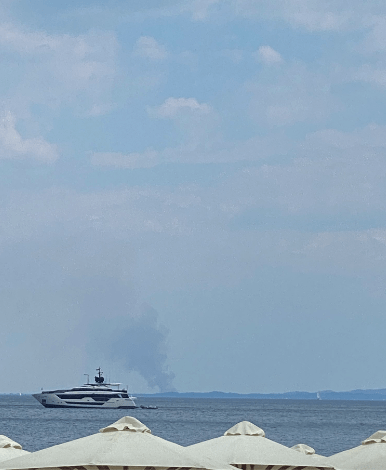 Μεγάλη πυρκαγιά σε δασική έκταση στην Λευκίμμη Κέρκυρας