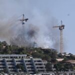 Πυρκαγιά στον Αστέρα Βουλιαγμένης - Δεν απειλείται το ξενοδοχείο (Φωτό)