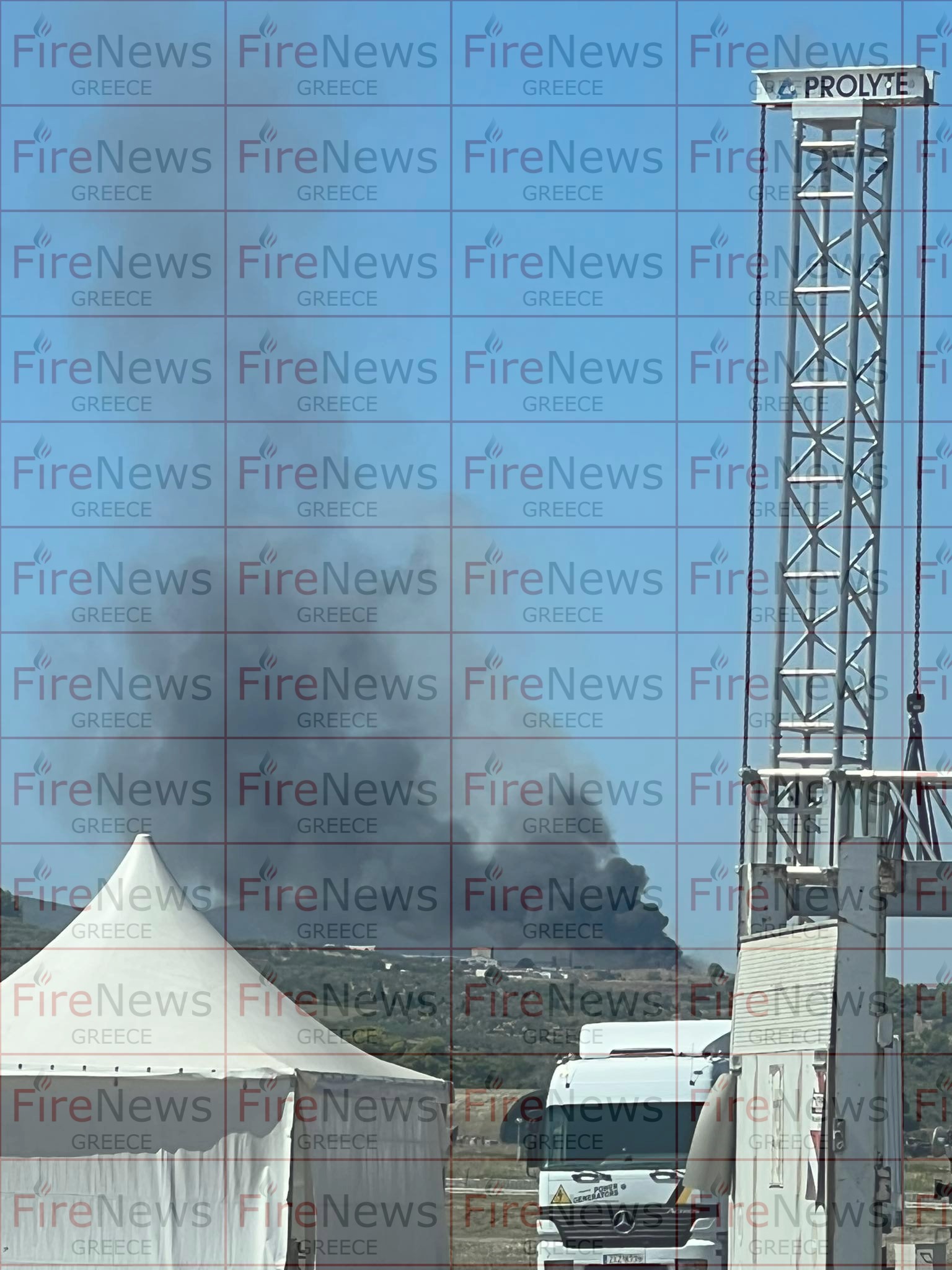 Πυρκαγιά σε βιοτεχνικό χώρο στην Τανάγρα Βοιωτίας (Φωτό)