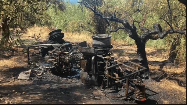 Καλαμάτα: Τραγικός θάνατος αγρότη - Απανθρακώθηκε όταν το τρακτέρ αναποδογύρισε και πήρε φωτιά