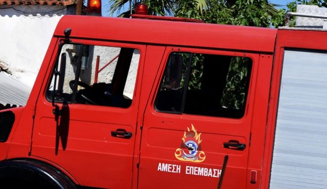 Πυρκαγιά σε σπίτι στη Χαλκίδα - Απεγκλωβίστηκε ηλικιωμένος