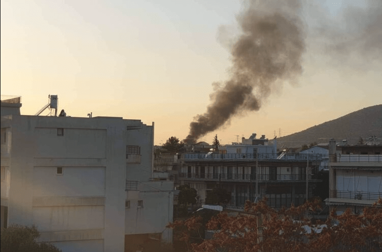 Πυρκαγιά εν υπαίθρω στη συνοικία Τσουκλίδι στα Άνω Λιόσια (Φωτό)