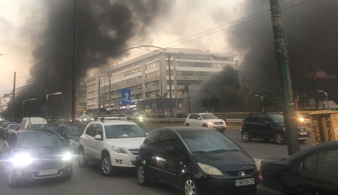 Πυρκαγιά σε υπόγεια διάβαση επί της Λεωφόρου Συγγρού στο ύψος της Χαροκόπου στην Καλλιθέα