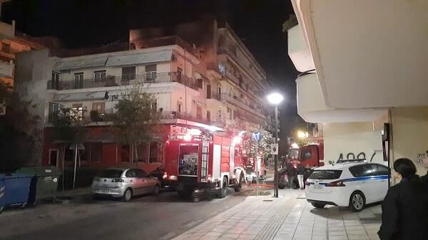 Πυρκαγιά σε ταράτσα οικοδομής στην πόλη των Σερρών (Φωτό)