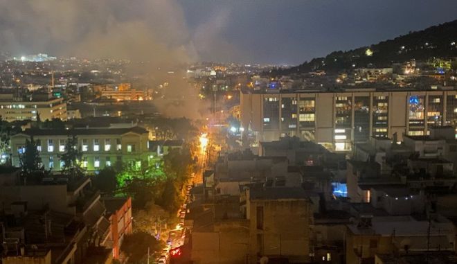 Πυρκαγιά σε διαμέρισμα στα Προσφυγικά στη Λεωφόρο Αλεξάνδρας (Φωτό)