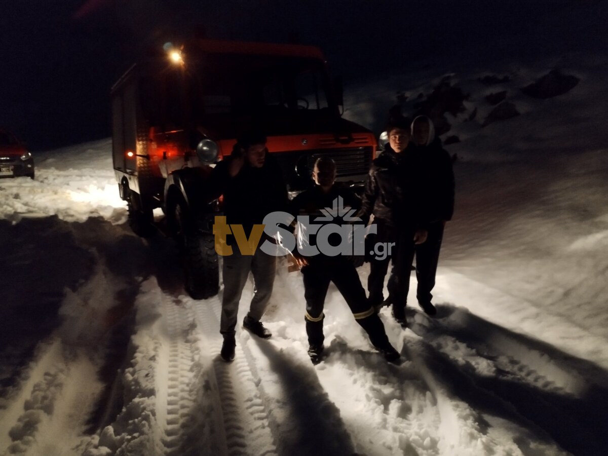 Νεαροί πήγαν βόλτα στο κλειστό χιονοδρομικό κέντρο Παρνασσού και εγκλωβίστηκαν στο χιόνι