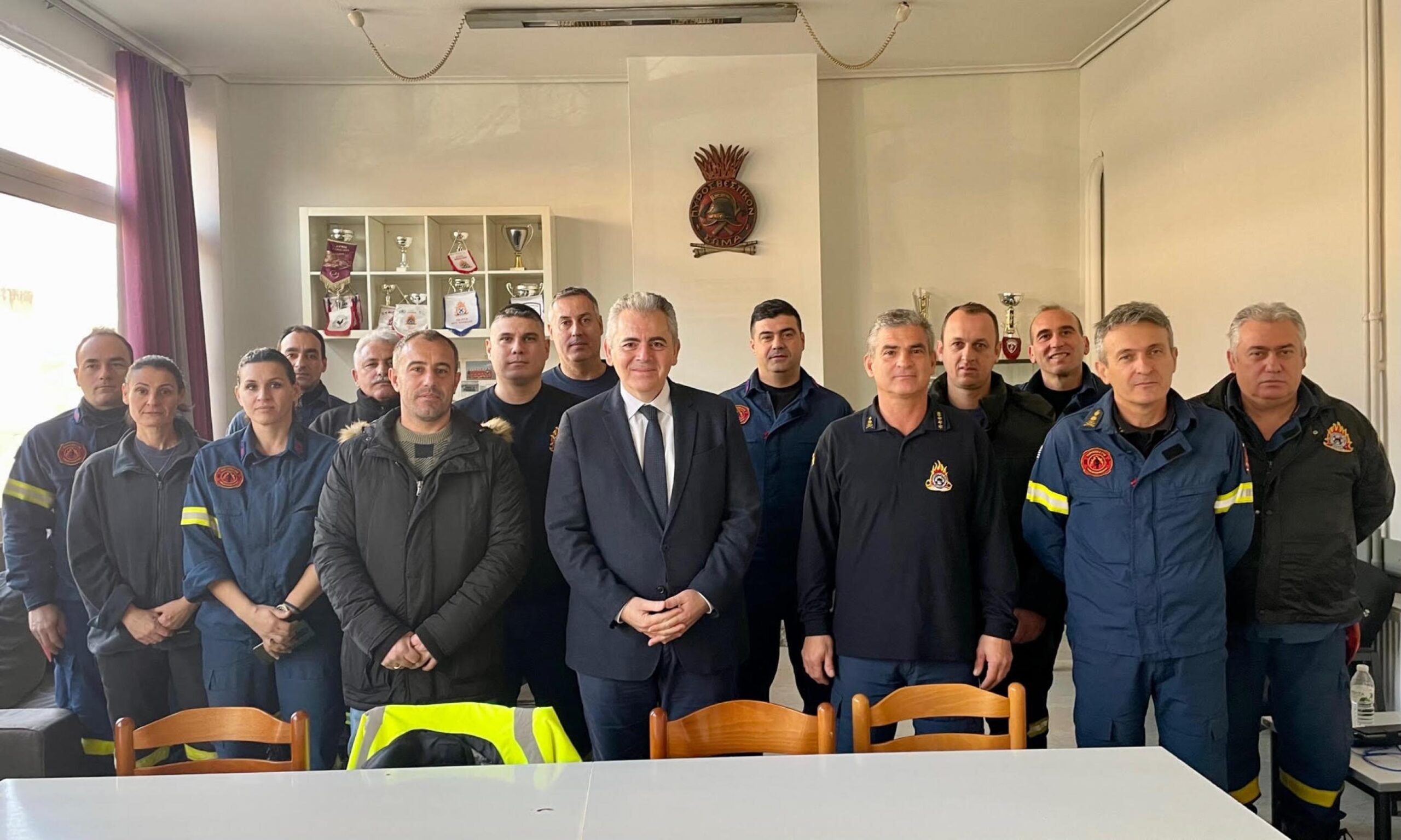 Επίσκεψη Μ. Χαρακόπουλου στην Πυροσβεστική: Στον Αρχηγό της Πυροσβεστικής τα προβλήματα των Λαρισαίων πυροσβεστών