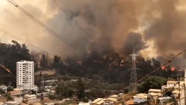 Χιλή: Μάχη για την αντιμετώπιση πολλαπλών πυρκαγιών – Εκκενώνονται περιοχές