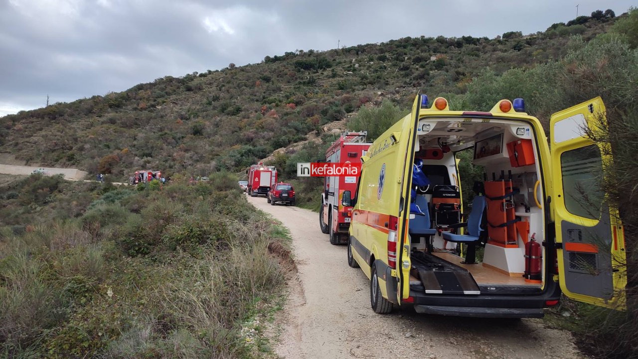 Κεφαλονιά: Δύο νεκροί από πτώση φορτηγού σε χαράδρα 200 μέτρων στον Πόρο