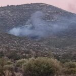 Πυρκαγιά σε ξερά χόρτα και σκουπίδια στο Γραμματικό Αττικής