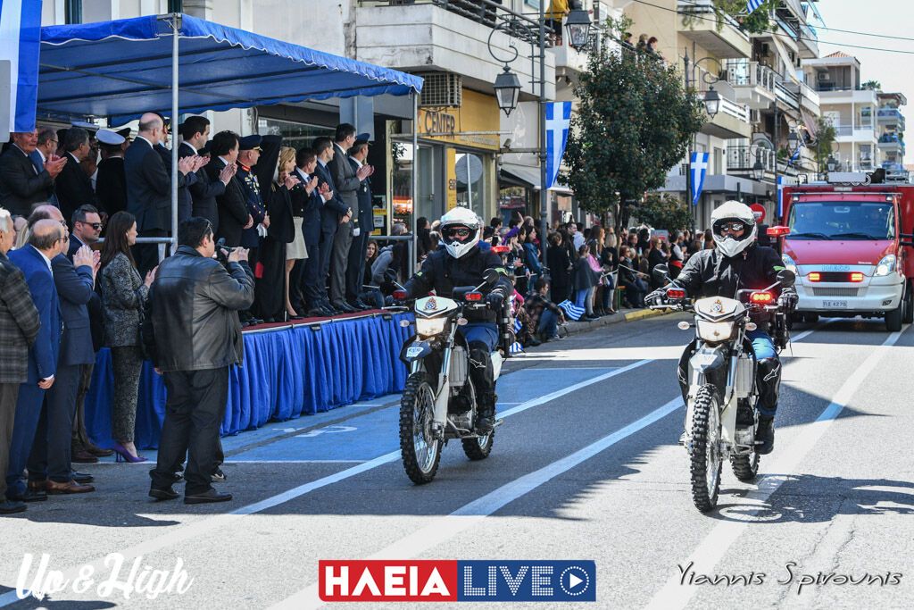 Πύργος: Εντυπωσίασε η μηχανοκίνητη παρέλαση του Πυροσβεστικού Σώματος