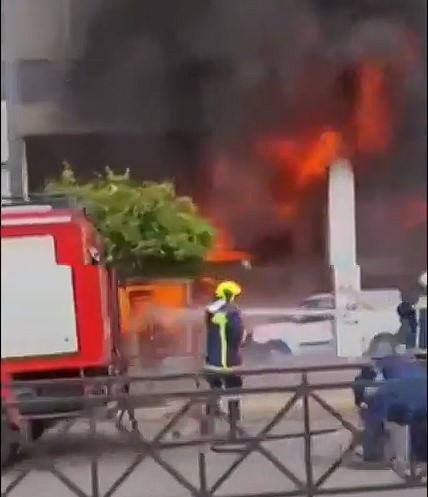 Πυρκαγιά σε χώρο εμπορίου επί της οδού Γούναρη Δημ. στον Πειραιά