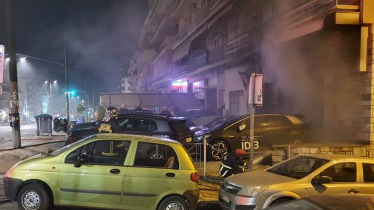 Πυρκαγιά σε εταιρεία εμπορίας αυτοκινήτων στη Λεωφόρο Αλεξάνδρας