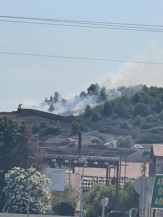 Πυρκαγιά σε χαμηλή βλάστηση στο Άνω Θορικό Λαυρεωτικής