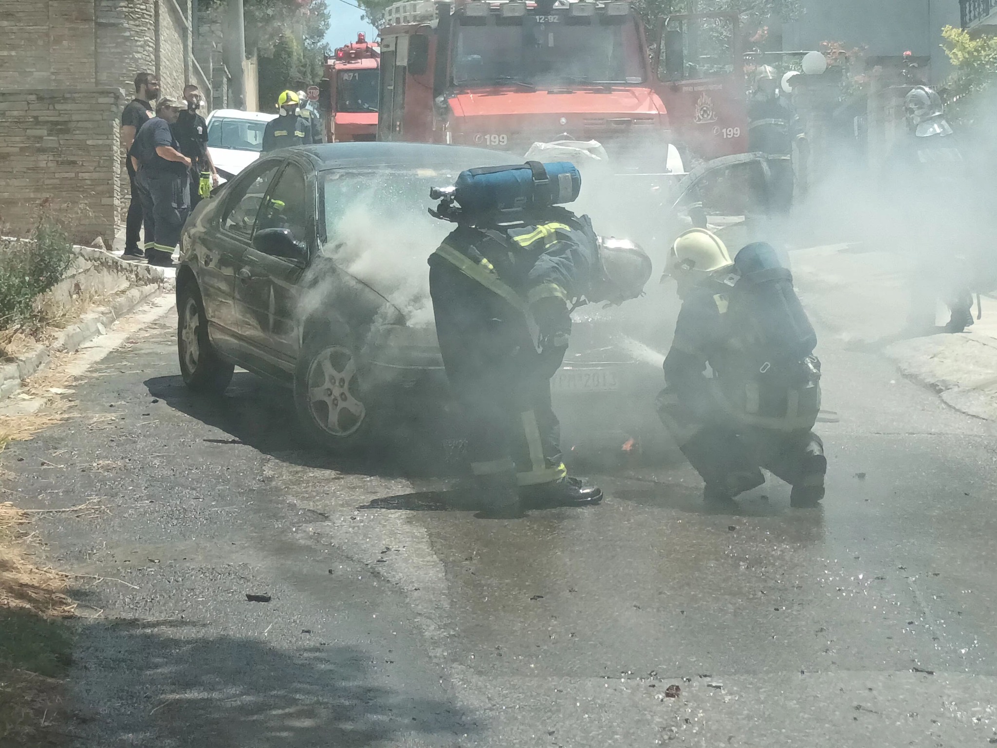Πυρκαγιά σε Ι.Χ όχημα στην οδό Τζαβέλα στα Άνω Βριλήσσια