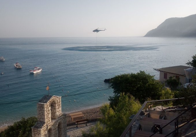 Υπό έλεγχο τέθηκε η πυρκαγιά πάνω από τον Άγιο Νικήτα στην Λευκάδα