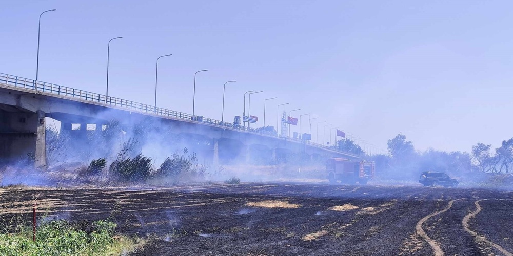 Πυρκαγιά σε ξερά χόρτα στην περιοχή του Συνοριακού Σταθμού Κήπων Έβρου