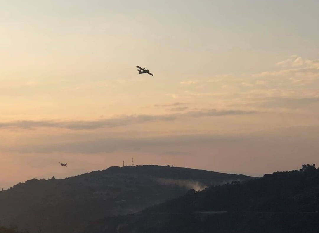 Σε ύφεση η πυρκαγιά στην Αγία Ειρήνη Κεφαλονιάς