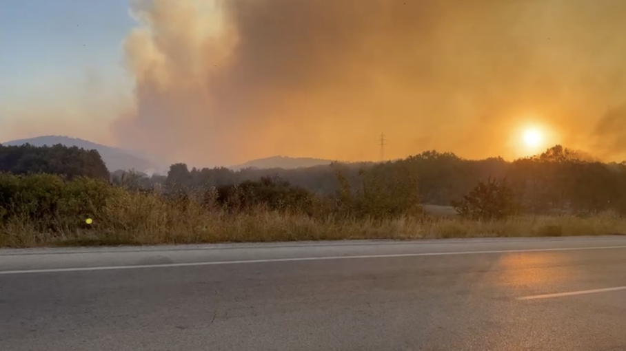 Μαίνεται η πυρκαγιά στην Αλεξανδρούπολη - Δύο τα ενεργά μέτωπα