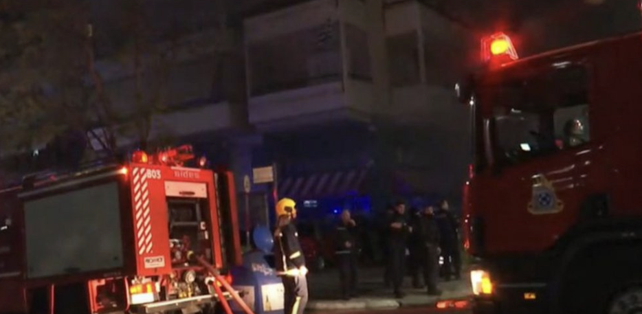 Πυρκαγιά σε χώρο συνάθροισης κοινού στο σιδηροδρομικό σταθμό Παλαιοφαρσάλων Λάρισας