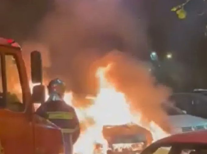Πυρκαγιά σε Ι.Χ όχημα επί της οδού Ειρήνης στη Θεσσαλονίκη