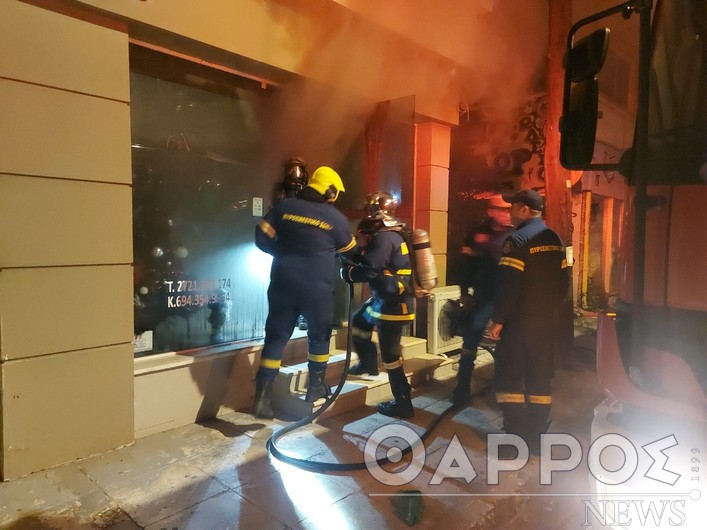 Πυρκαγιά σε κατάστημα στη συμβολή των οδών Ταξιαρχών και Γεωργούλη στην Καλαμάτα