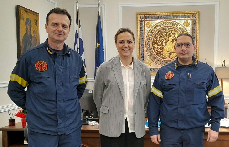 Σέρρες: Στη Δήμαρχο Σερρών ο Διοικητής και Υποδιοικητής της Πυροσβεστικής