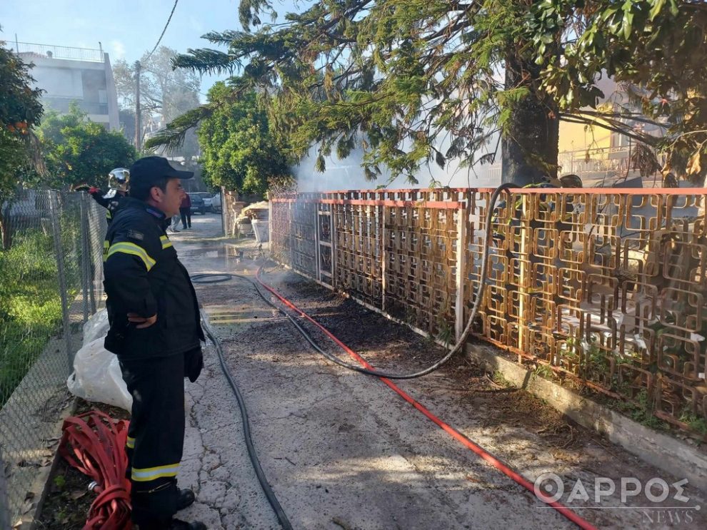 Πυρκαγιά σε υπαίθριο χώρο κατοικίας επί της οδού Αρτέμιδος στην Καλαμάτα