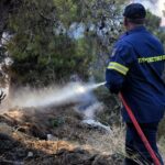 Πυρκαγιά σε χαμηλή βλάστηση στο Σοφό Ασπροπύργου Αττικής