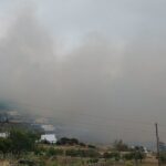 Οριοθετήθηκε η πυρκαγιά σε χορτολιβαδική έκταση στην Πάρο