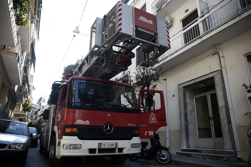 Πυρκαγιά σε διαμέρισμα πολυκατοικίας επί της οδού Αγίου Πολυκάρπου στη Νέα Σμύρνη