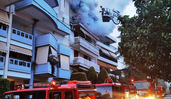 Πυρκαγιά σε διαμέρισμα επί της 28ης Οκτωβρίου στην Αγία Παρασκευή.