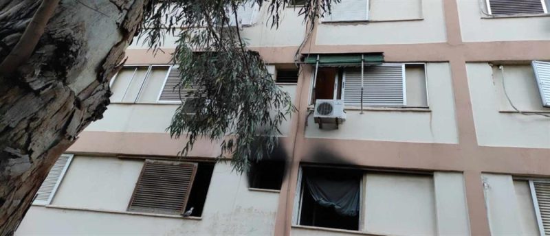 Πυρκαγιά στον Ταύρο: Ανασύρθηκε άνδρας χωρίς τις αισθήσεις του