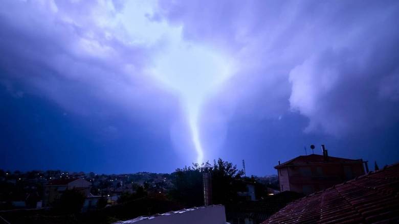 Καιρός: Έκτακτο δελτίο από την ΕΜΥ - Έρχονται ισχυρές βροχές και καταιγίδες