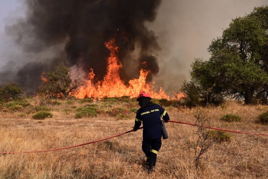 Πυρκαγιά σε αγροτοδασική έκταση στην περιοχή Μποζικάς Κορινθίας