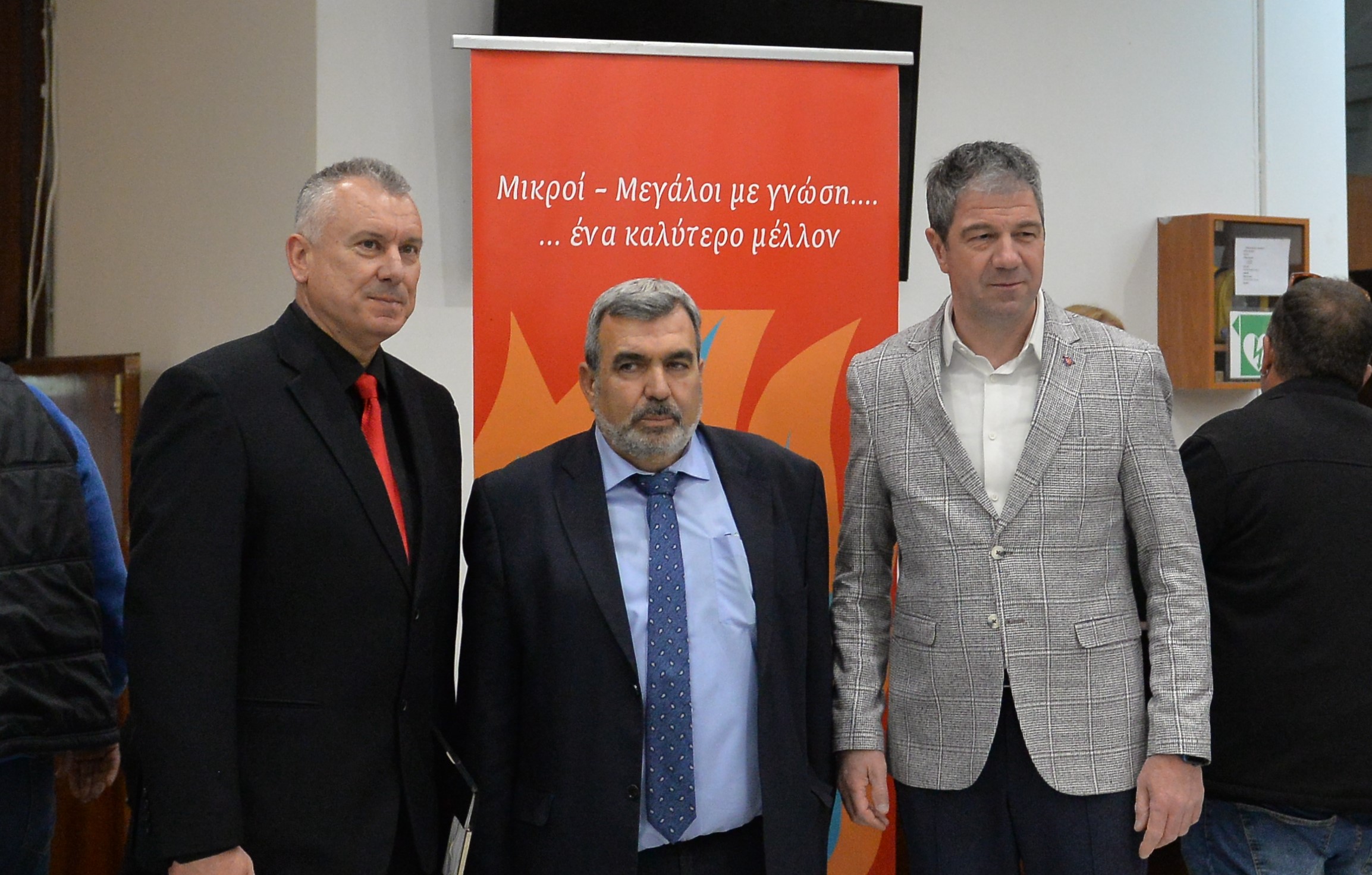 «Πυροσβεστική Παιδεία»: Το νέο βιβλίο του Κωνσταντίνου Γραφάκου για την αυτοπροστασία, την πρόληψη και την ανάγκη αντίληψης του κινδύνου από τις πυρκαγιές
