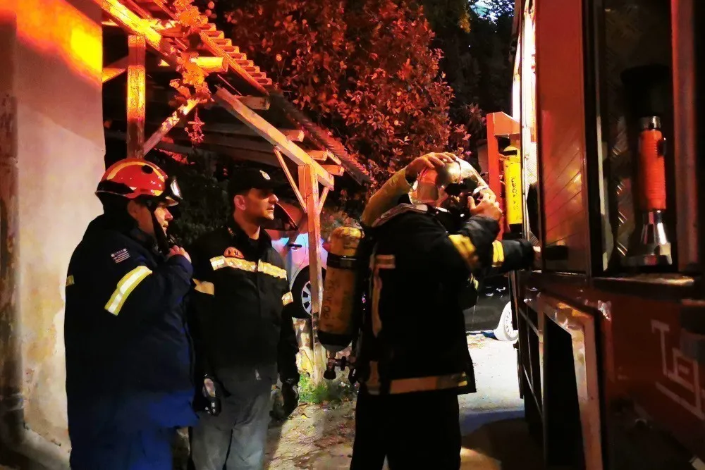 Νεκρή εντοπίστηκε ηλικιωμένη έπειτα από πυρκαγιά σε διαμέρισμα στη Νέα Σμύρνη