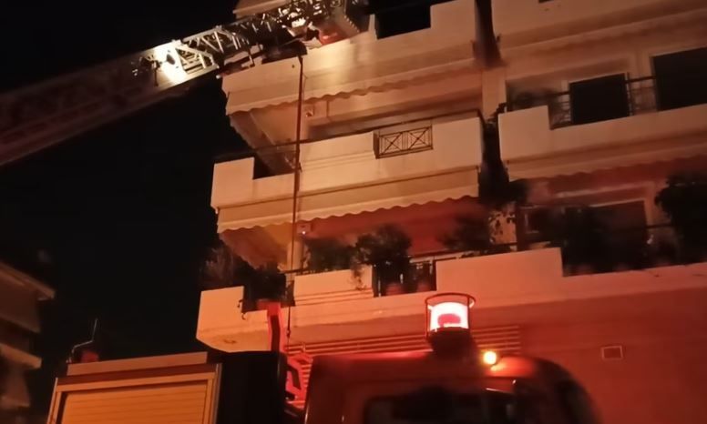 Πυρκαγιά σε διαμέρισμα στην περιοχή των Ταμπουρίων στο Κερατσίνι