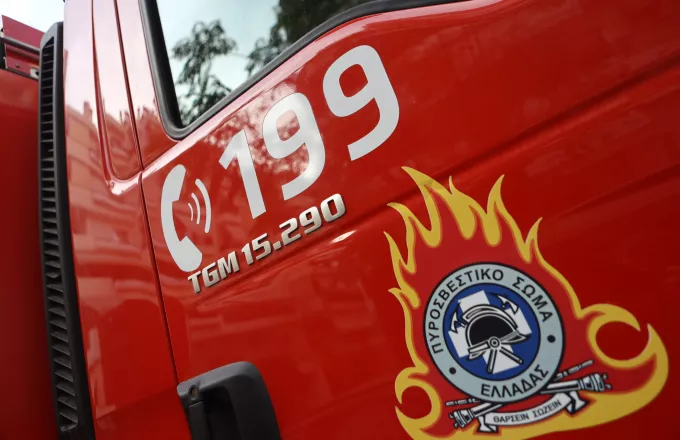 Πυρκαγιά σε ημιφορτηγό όχημα στο 452ο χιλιόμετρο της Εθνικής Οδού Αθηνών - Θεσσαλονίκης