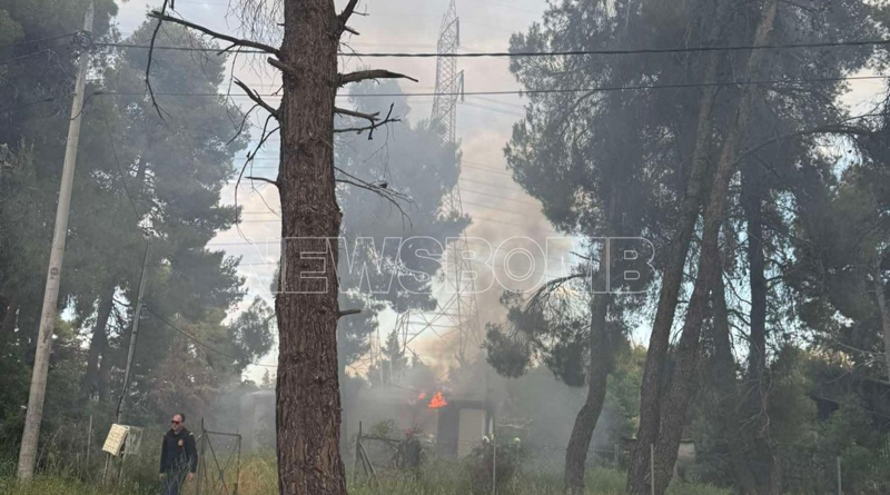 Πυρκαγιά σε εγκαταλελειμμένο λυόμενο στην Εκάλη Πυρκαγιά σε εγκαταλελειμμένο λυόμενο στην Εκάλη