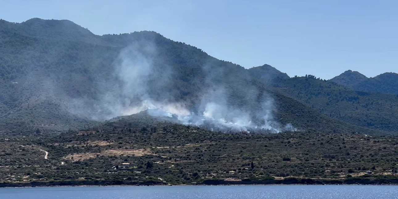 Χωρίς ενεργό μέτωπο η πυρκαγιά στα Μέθανα – Σε επιφυλακή οι δυνάμεις