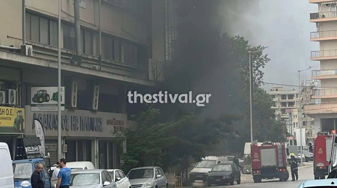 Πυρκαγιά σε εγκαταλελειμμένο κατάστημα επί της οδού Γιαννιτσών στη Θεσσαλονίκη