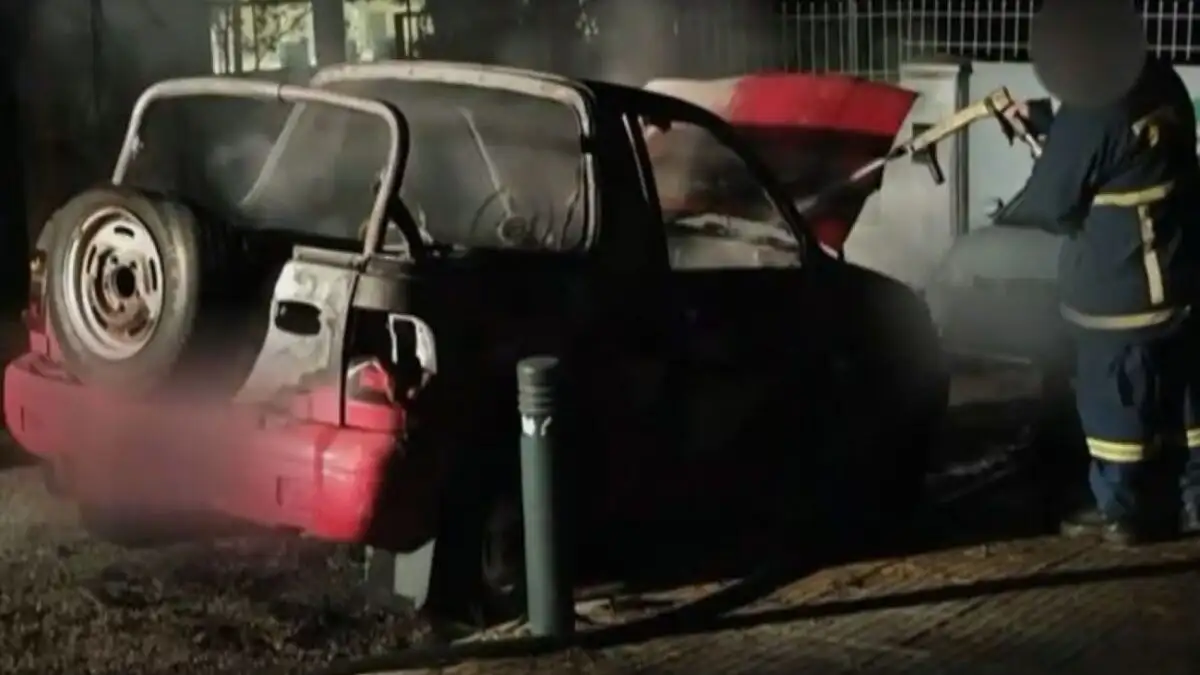 Σορός εντοπίστηκε κατά τη διάρκεια κατάσβεσης πυρκαγιάς σε όχημα στην Αθήνα